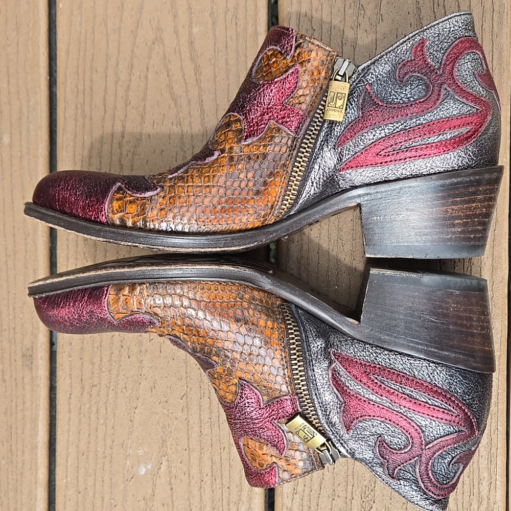 Jo Ghost Womens Italian Made Western Style Ankle Boots - Size 37/ US 6.5